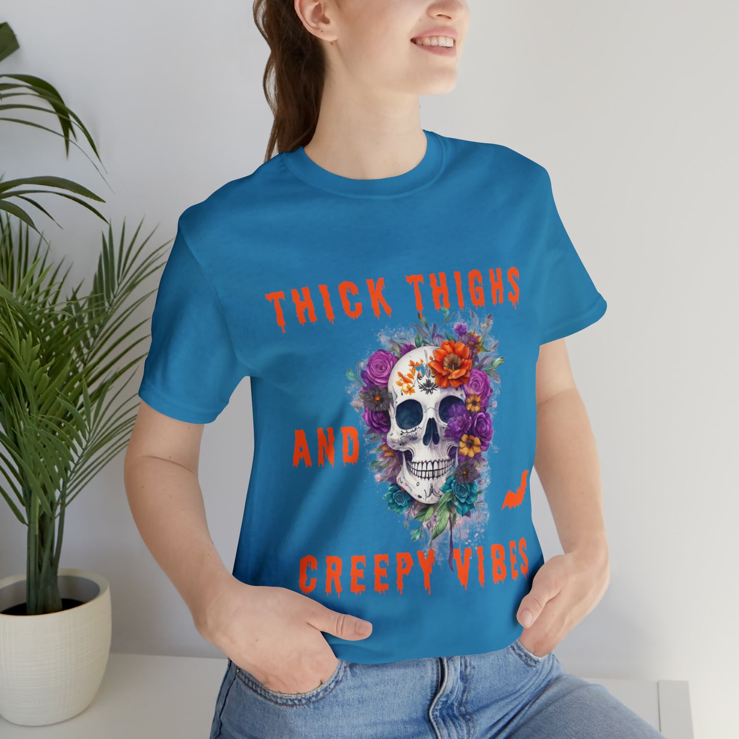 Tee-shirt à manches courtes en jersey unisexe - Crâne et fleurs d'Halloween